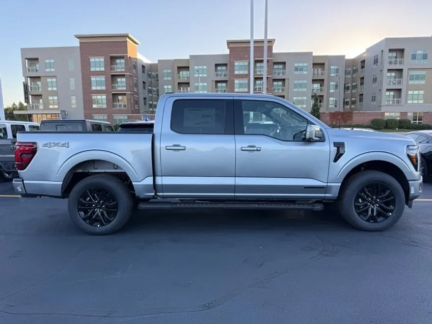 2025 Ford F-150 Lariat photo 1