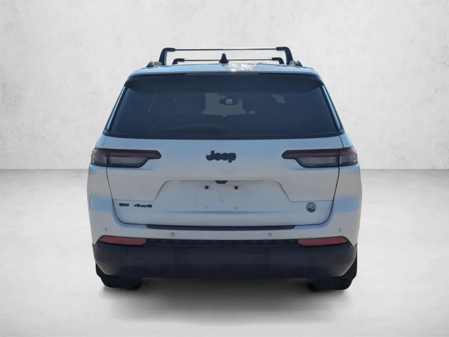 2022 Jeep Grand Cherokee Altitude photo 1