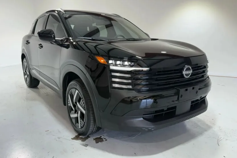 2025 Nissan Kicks SV photo 1