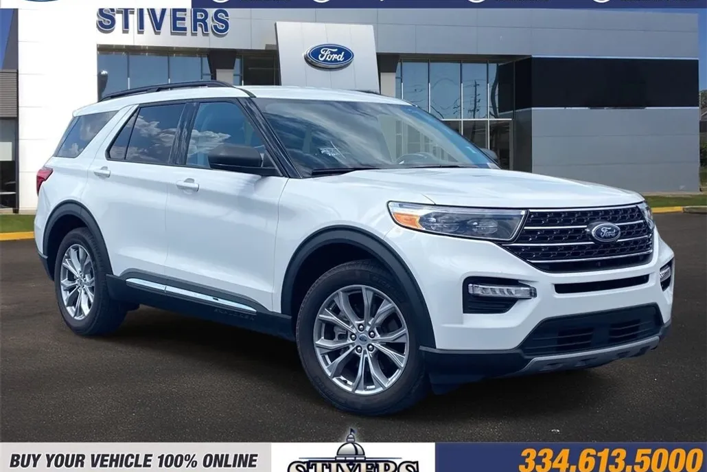 2023 Ford Explorer XLT photo 1