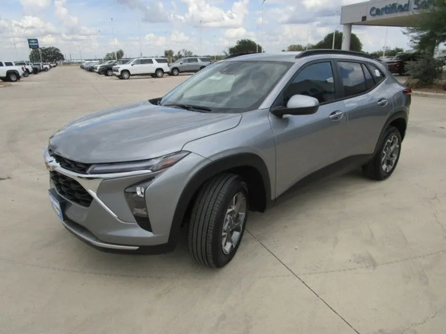 2026 Chevrolet Trax LT photo 1