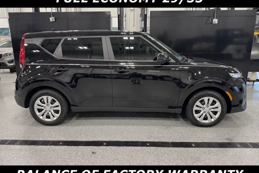 2021 Kia Soul LX photo 1