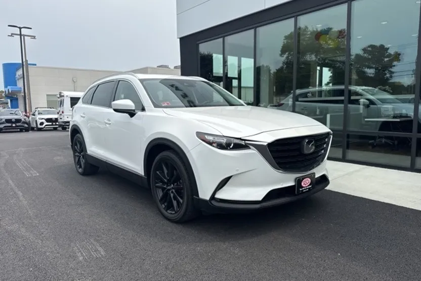 2022 Mazda CX-9 Touring photo 1