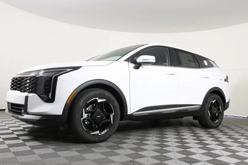2026 Kia Sportage EX photo 1