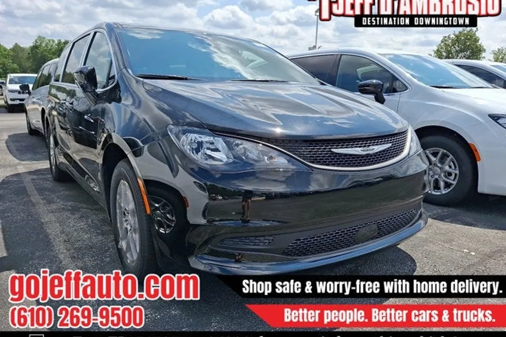 2026 Chrysler Voyager LX photo 1