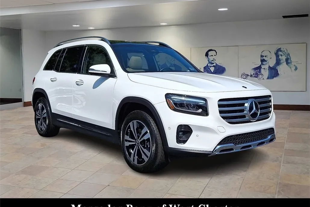 2025 Mercedes Benz GLB 250 4MATIC photo 1
