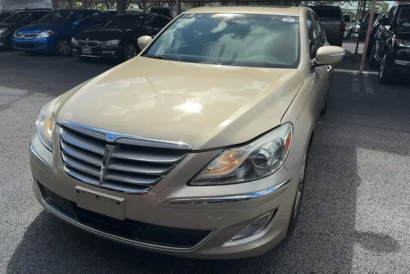 2012 Hyundai Genesis 3.8 photo 1