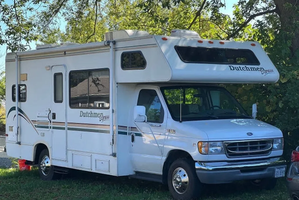 2001 Ford E-350 Base photo 1