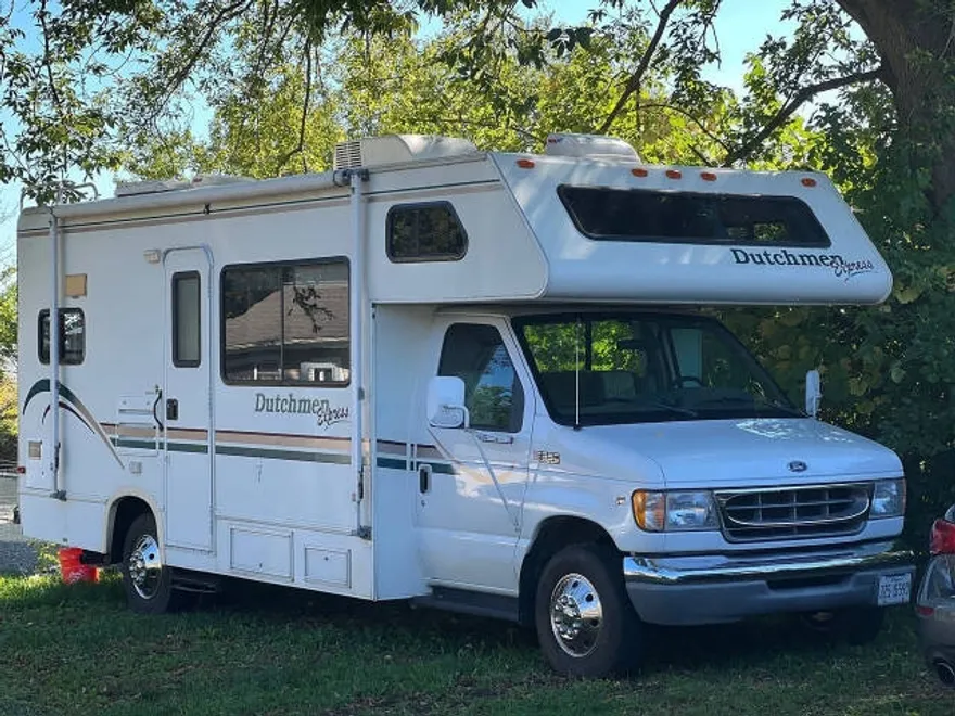 2001 Ford E-350 Base photo 1
