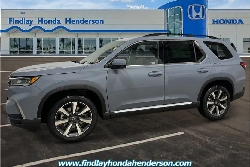 2025 Honda Pilot Touring photo 1