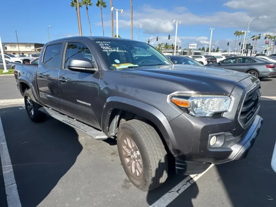 2019 Toyota Tacoma SR5 photo 1