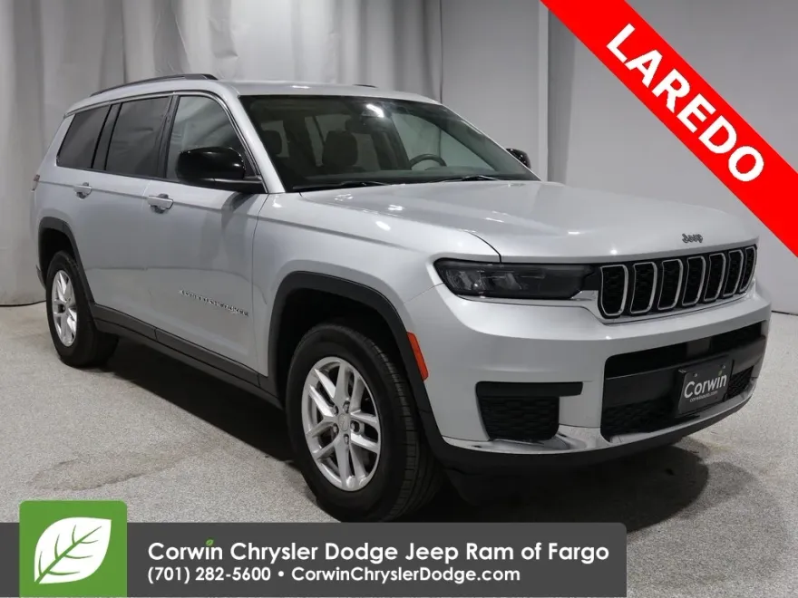 2023 Jeep Grand Cherokee Laredo photo 1