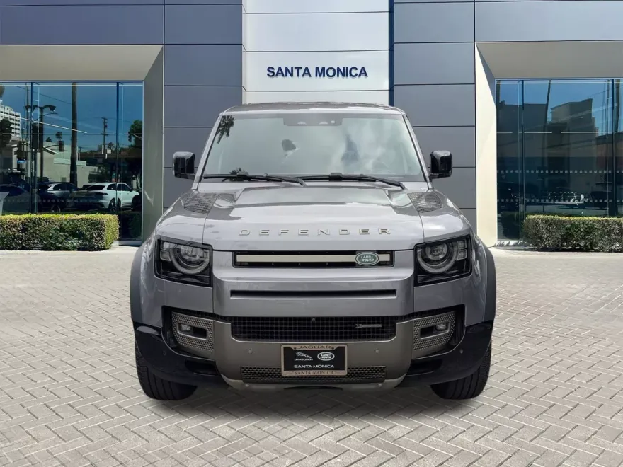 2022 Land Rover Defender X-Dynamic HSE photo 1