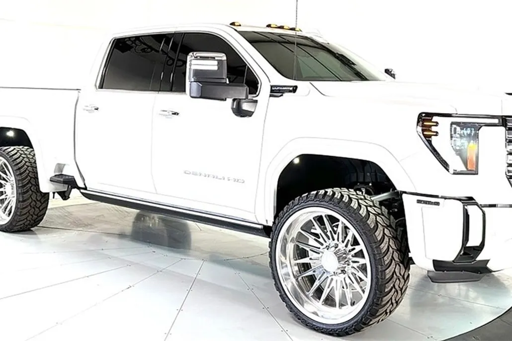 2025 Gmc Sierra 2500 HD Denali Ultimate photo 1