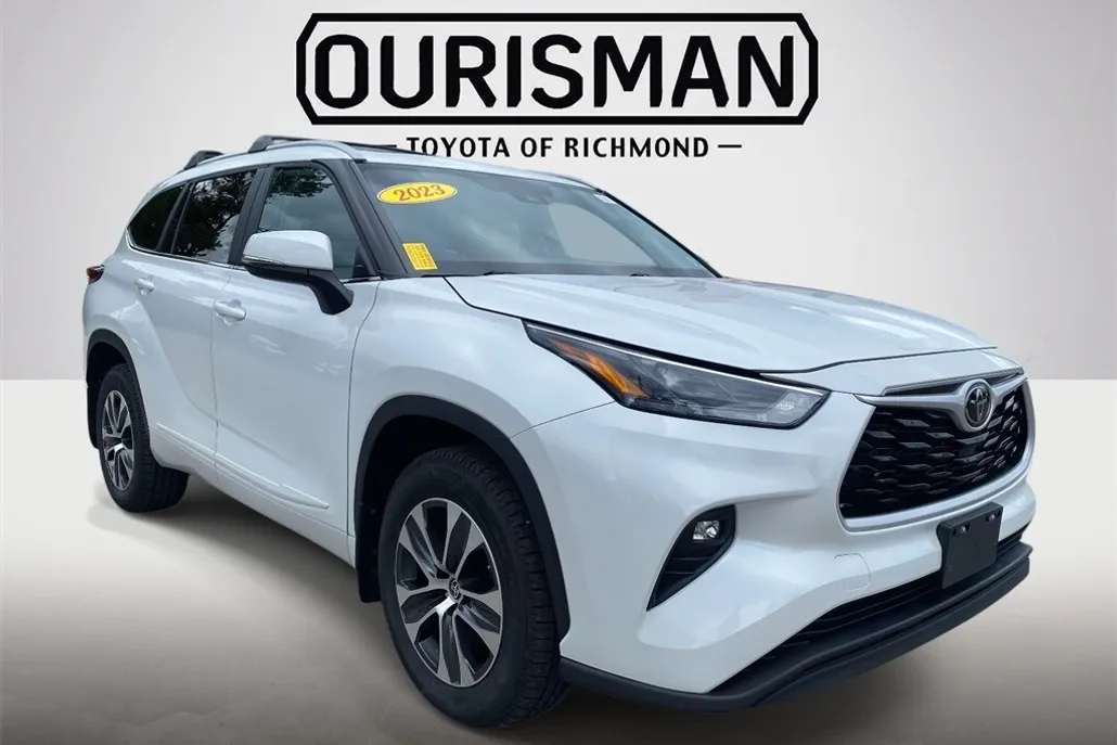 2023 Toyota Highlander XLE photo 1