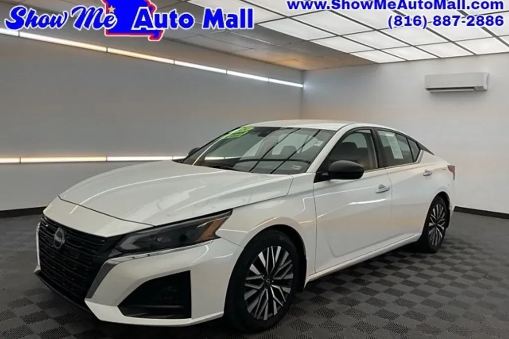 2024 Nissan Altima 2.5 SV photo 1