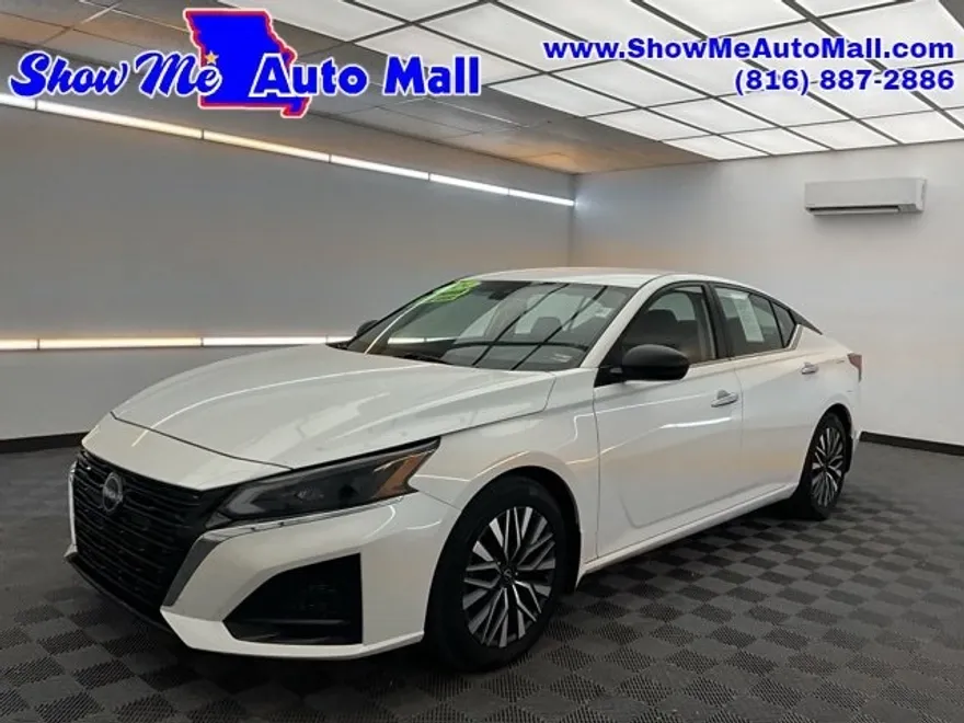 2024 Nissan Altima 2.5 SV photo 1