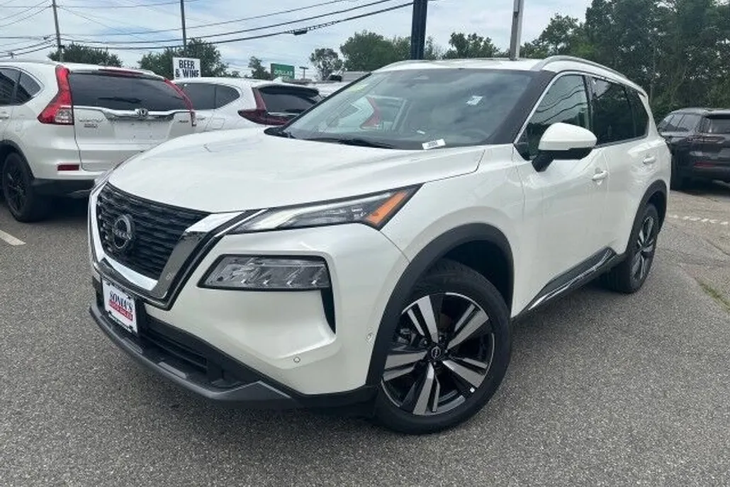 2023 Nissan Rogue SL photo 1