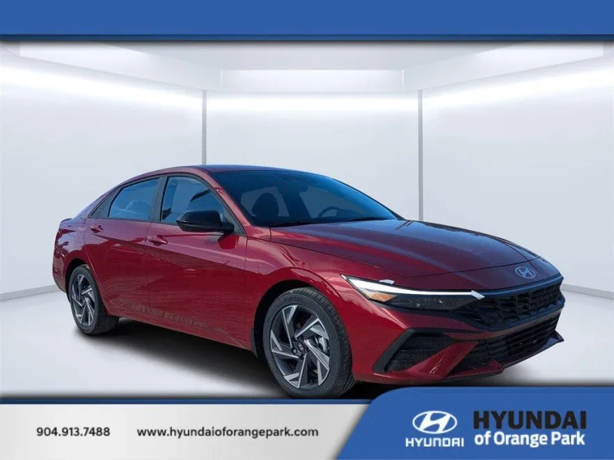 2025 Hyundai Elantra SEL Sport photo 1