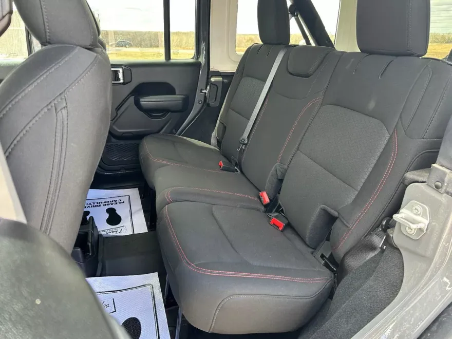 2023 Jeep Wrangler Rubicon photo 4
