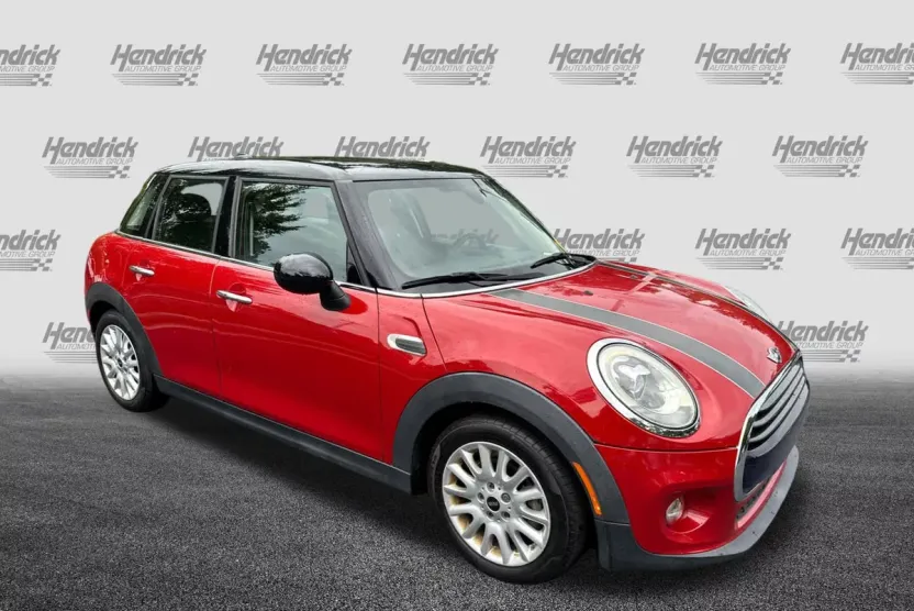2016 Mini Cooper Hardtop 4 Door photo 1
