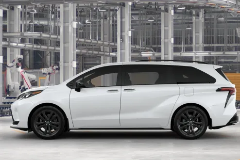 2025 Toyota Sienna XSE photo 2