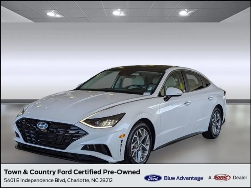 2022 Hyundai Sonata SEL photo 1