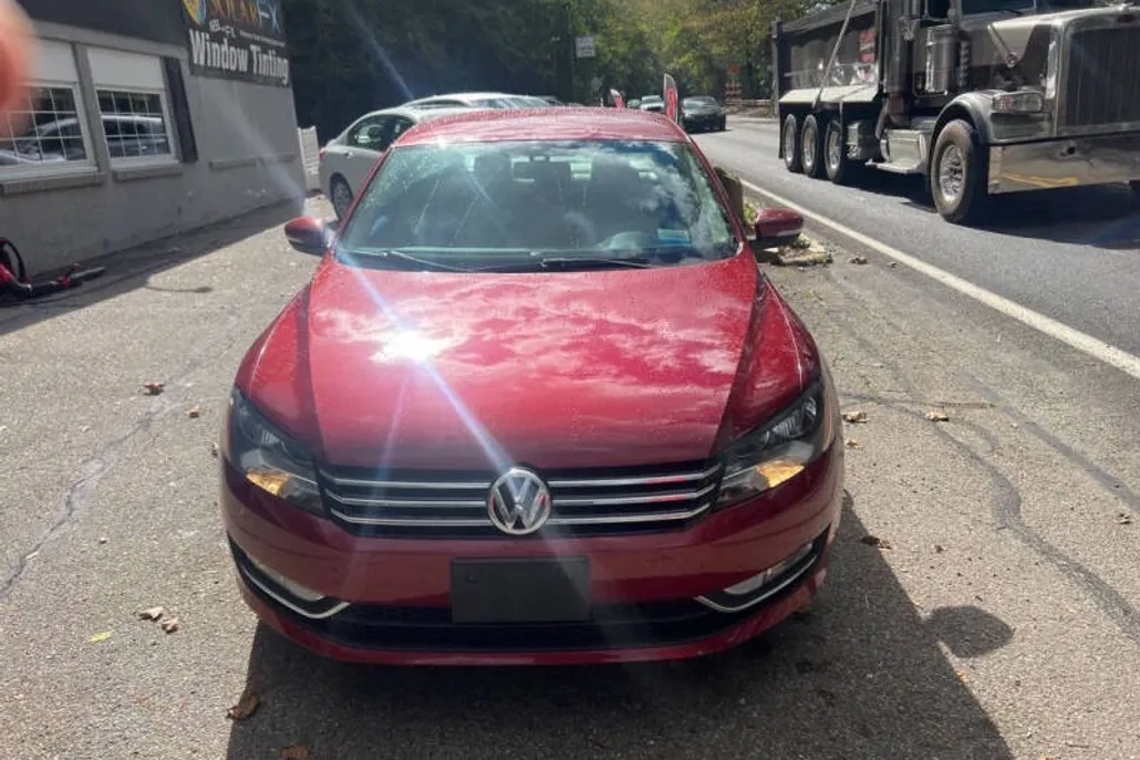 2015 Volkswagen Passat S photo 1