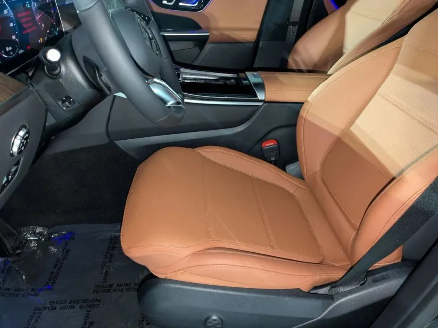 2026 Mercedes Benz GLC 300 photo 1