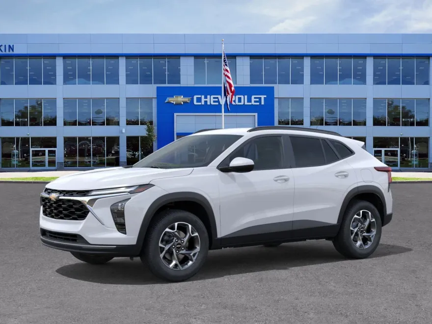 2025 Chevrolet Trax LT photo 1