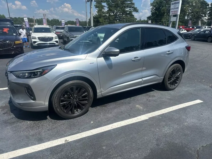 2023 Ford Escape ST-Line Elite photo 1