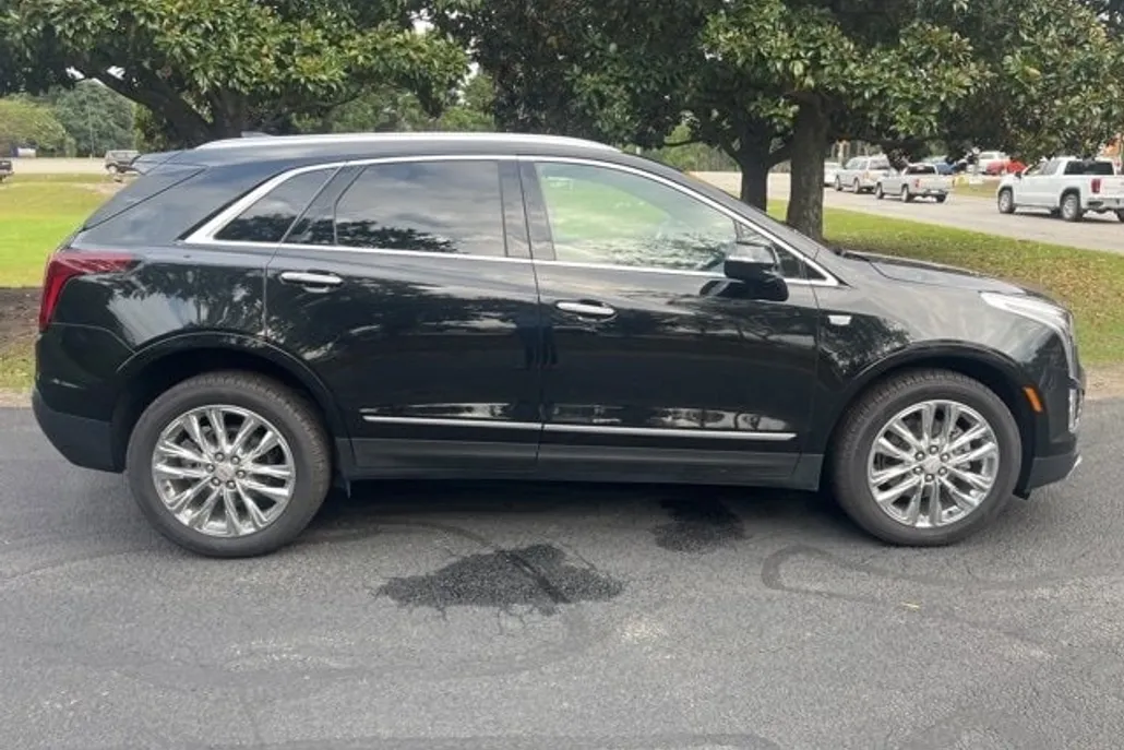 2022 Cadillac XT5 Premium Luxury photo 1