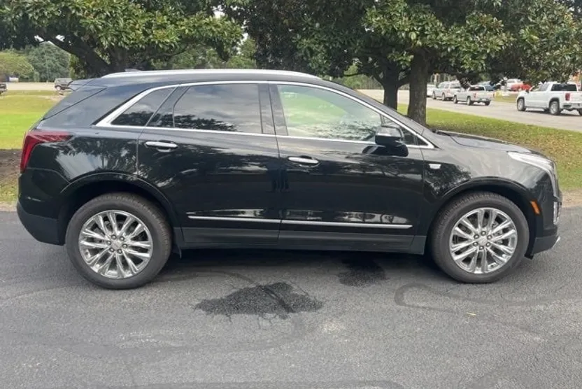 2022 Cadillac XT5 Premium Luxury photo 1