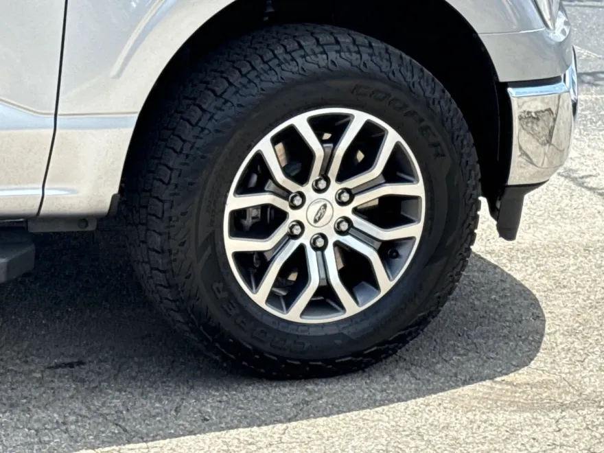2021 Ford F-150 Lariat photo 1