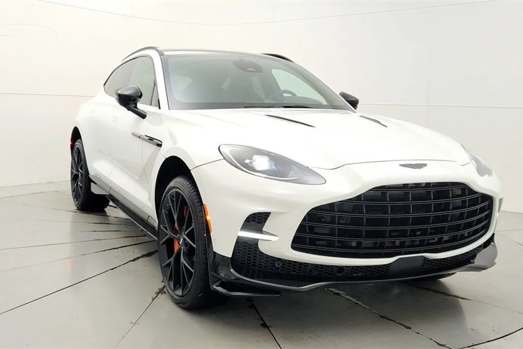 2025 Aston Martin DBX photo 1