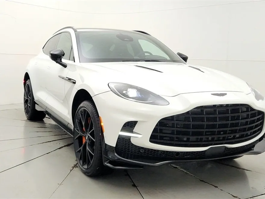 2025 Aston Martin DBX photo 1
