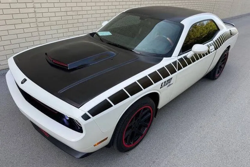2010 Dodge Challenger R/T photo 1
