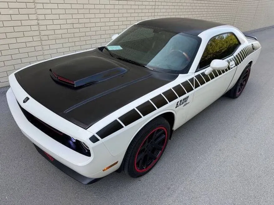 2010 Dodge Challenger R/T photo 1