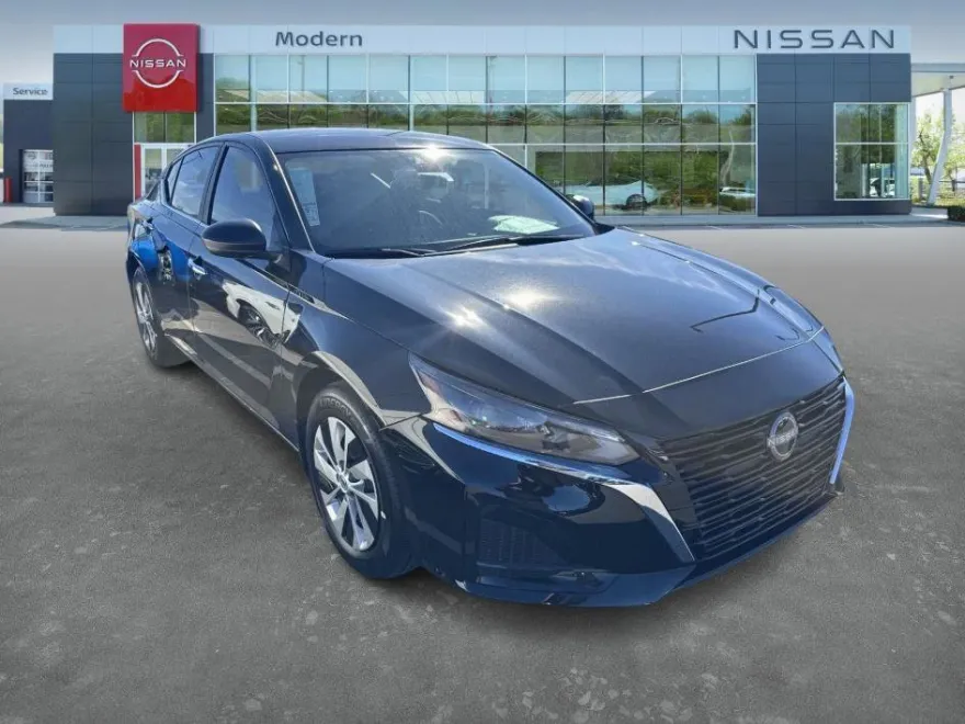 2025 Nissan Altima S photo 1