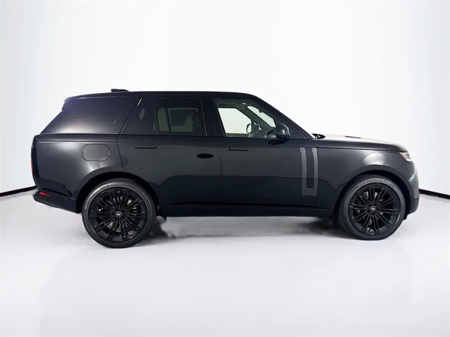 2025 Land Rover Range Rover SE photo 1
