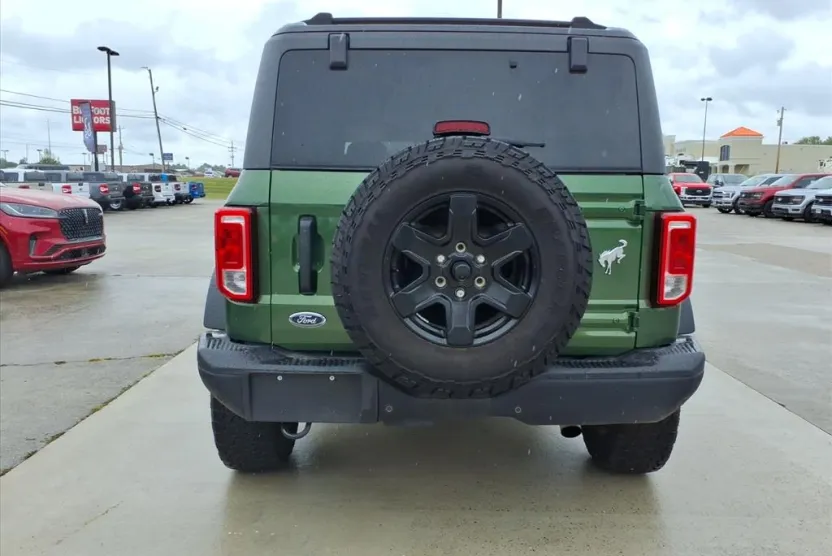 2024 Ford Bronco Black Diamond photo 1