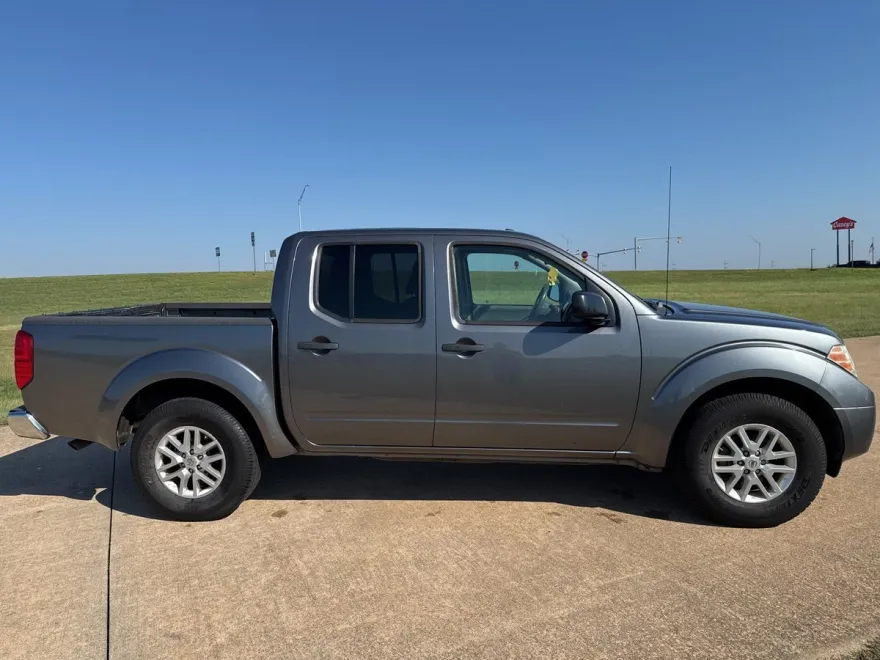2018 Nissan Frontier SV photo 1