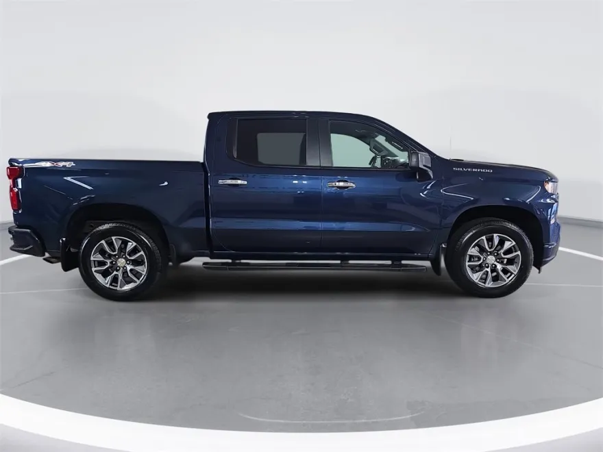 2022 Chevrolet Silverado 1500 Custom photo 1