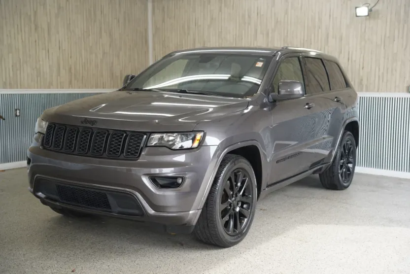 2018 Jeep Grand Cherokee Altitude photo 1