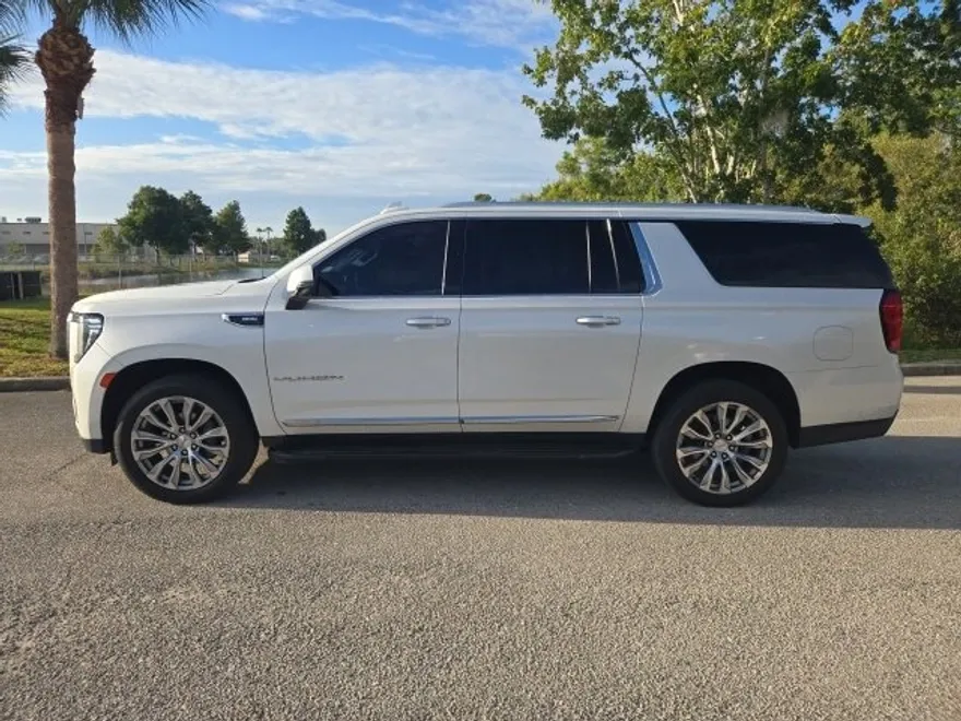 2021 Gmc Yukon XL SLT photo 1