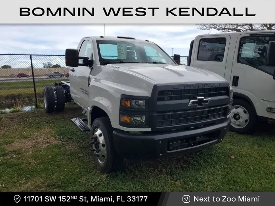 2024 Chevrolet Silverado 4500HD Work Truck photo 1
