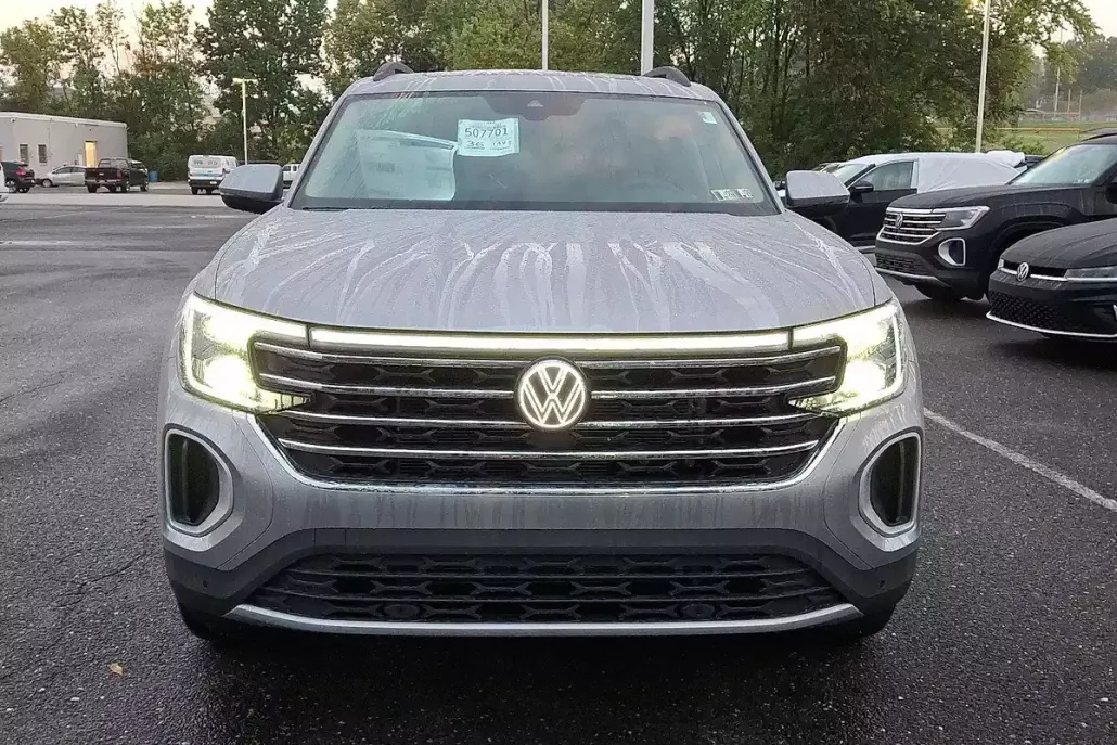 2026 Volkswagen Atlas SE Technology photo 1