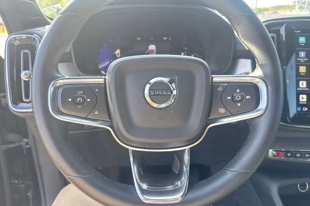 2024 Volvo XC40 Core photo 1