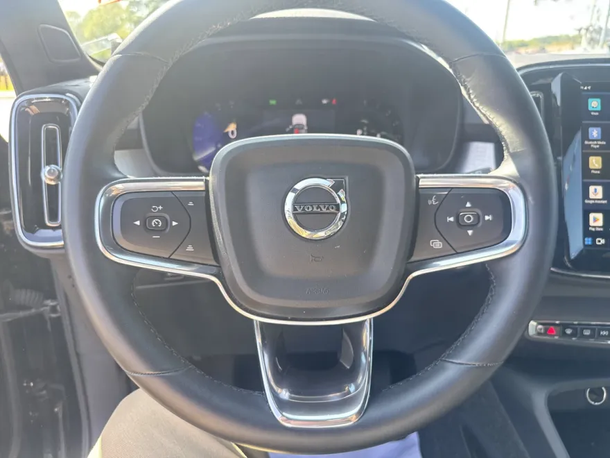 2024 Volvo XC40 Core photo 1