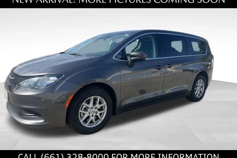 2022 Chrysler Voyager LX photo 1